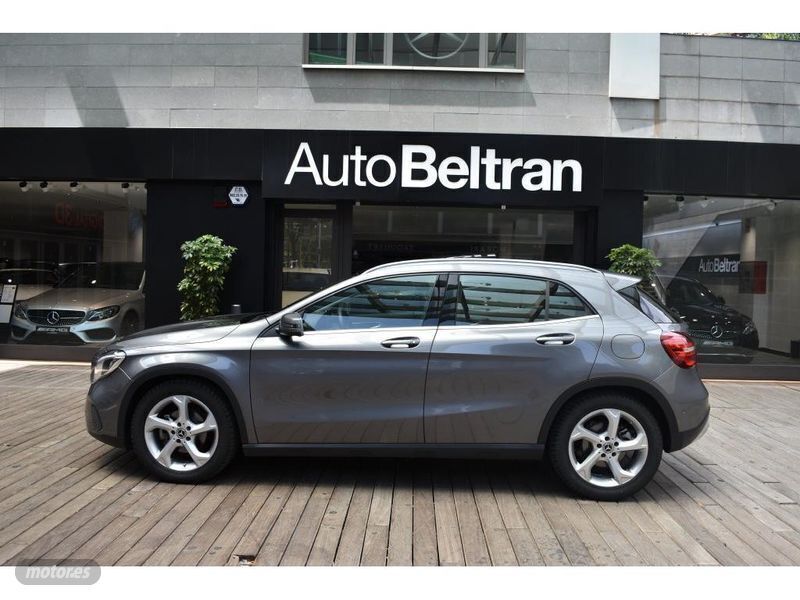 Usado Mercedes GLA200 Urban 156 CV (114 kW) 2017 Gris SUV
