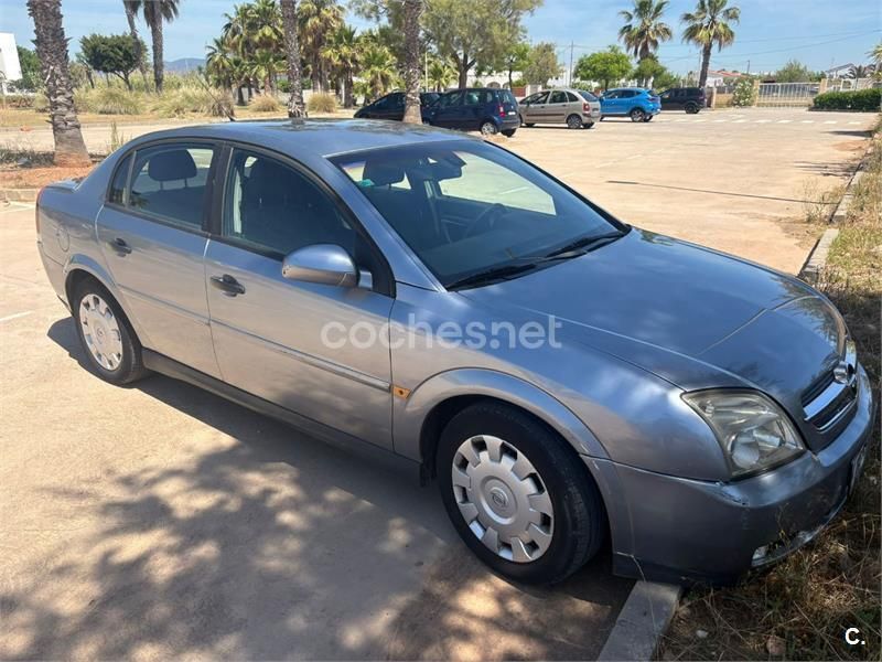 Gris / plata Usado 2003 Opel Vectra Comfort Berlina | 2500 € (Precio justo) - Imagen 1/4