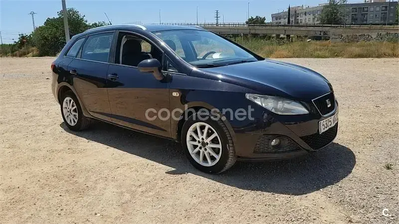 Usado Seat Ibiza ST Copa 90 CV (66 kW) 2011 Negro Familiar