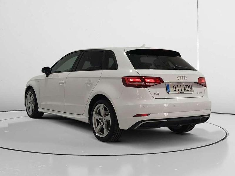 Usado Audi A3 e-tron Design 207 CV (152 kW) 2017 Blanco Utilitario