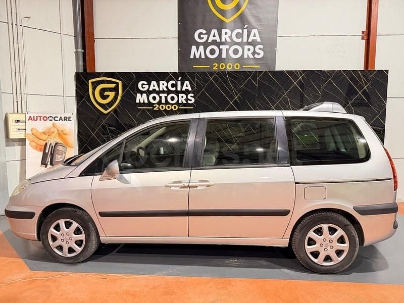 Usado Peugeot 807 136 CV (100 kW) 2008 Gris / plata Monovolumen