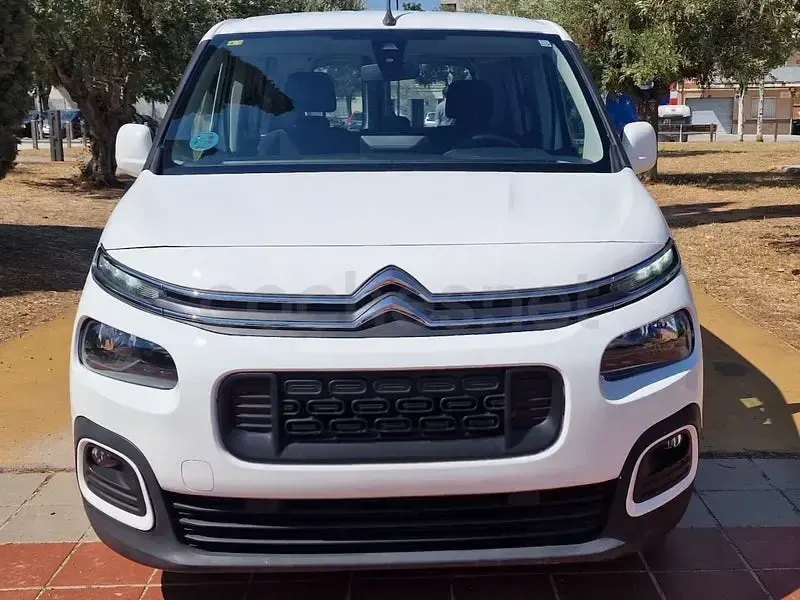 Usado Citroën Berlingo Feel 102 CV (75 kW) 2020 Blanco Monovolumen