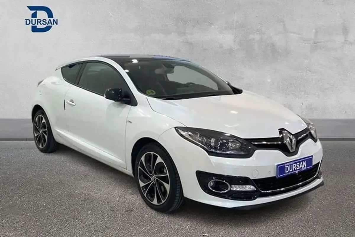 Usado Renault Mégane Coupé Bose Edition 110 CV (80 kW) 2015 Blanco Coupe