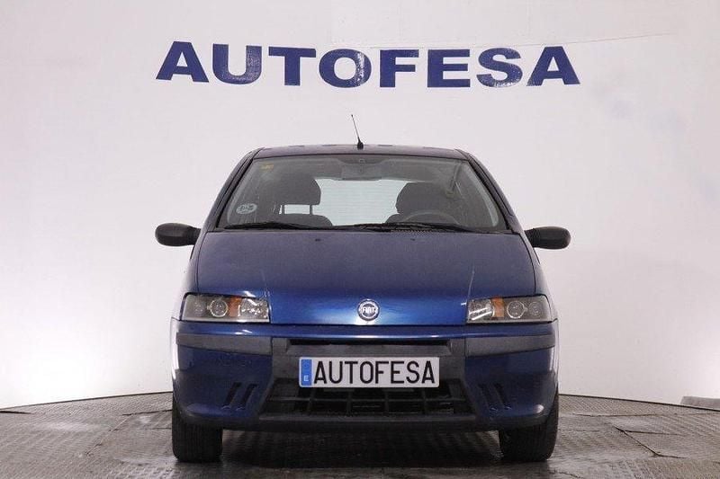 Usado Fiat Punto Dynamic 80 CV (58 kW) 2003 Azul Utilitario