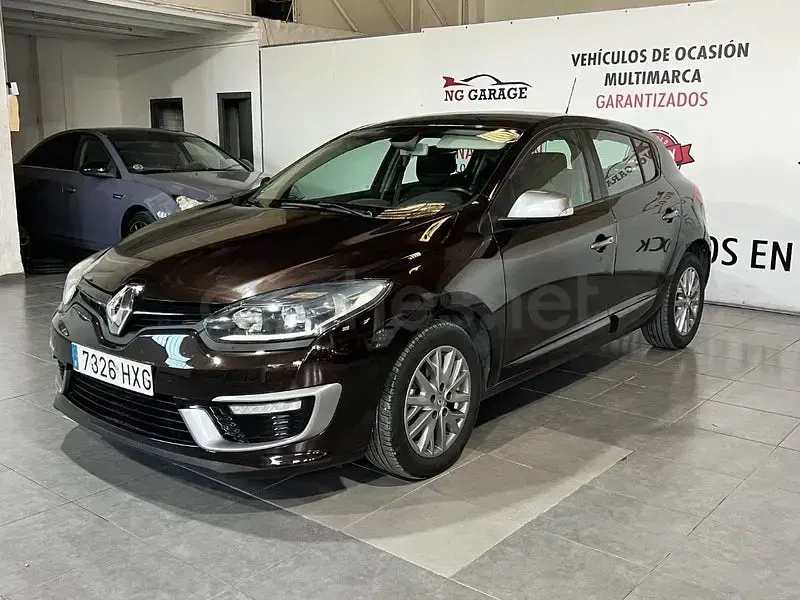 Usado Renault Mégane Life 115 CV (84 kW) 2014 Marrón Berlina