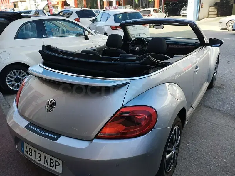 Usado VW Beetle Design 105 CV (77 kW) 2014 Gris / plata Utilitario