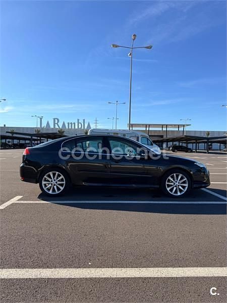 Usado Renault Laguna III Initiale 150 CV (110 kW) 2008 Negro Berlina