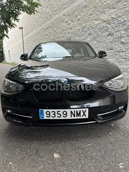 Usado BMW 118 Sport Line 143 CV (105 kW) 2013 Negro Utilitario
