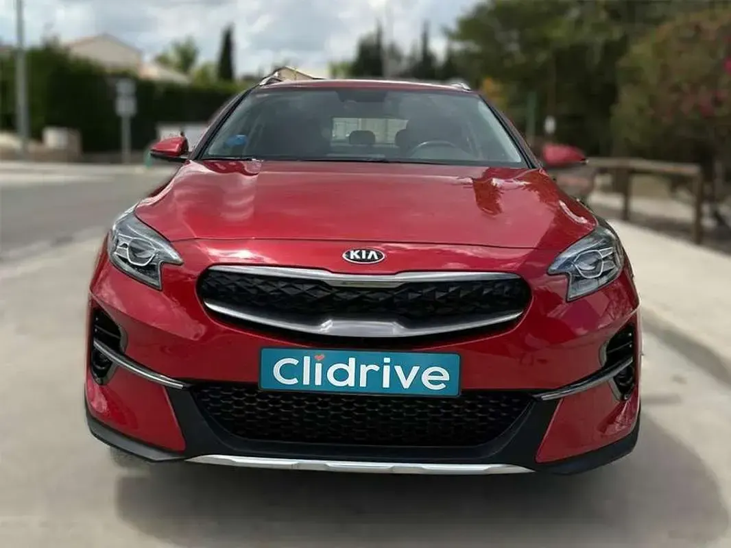 Usado Kia XCeed 105 CV (77 kW) 2021 Rojo SUV