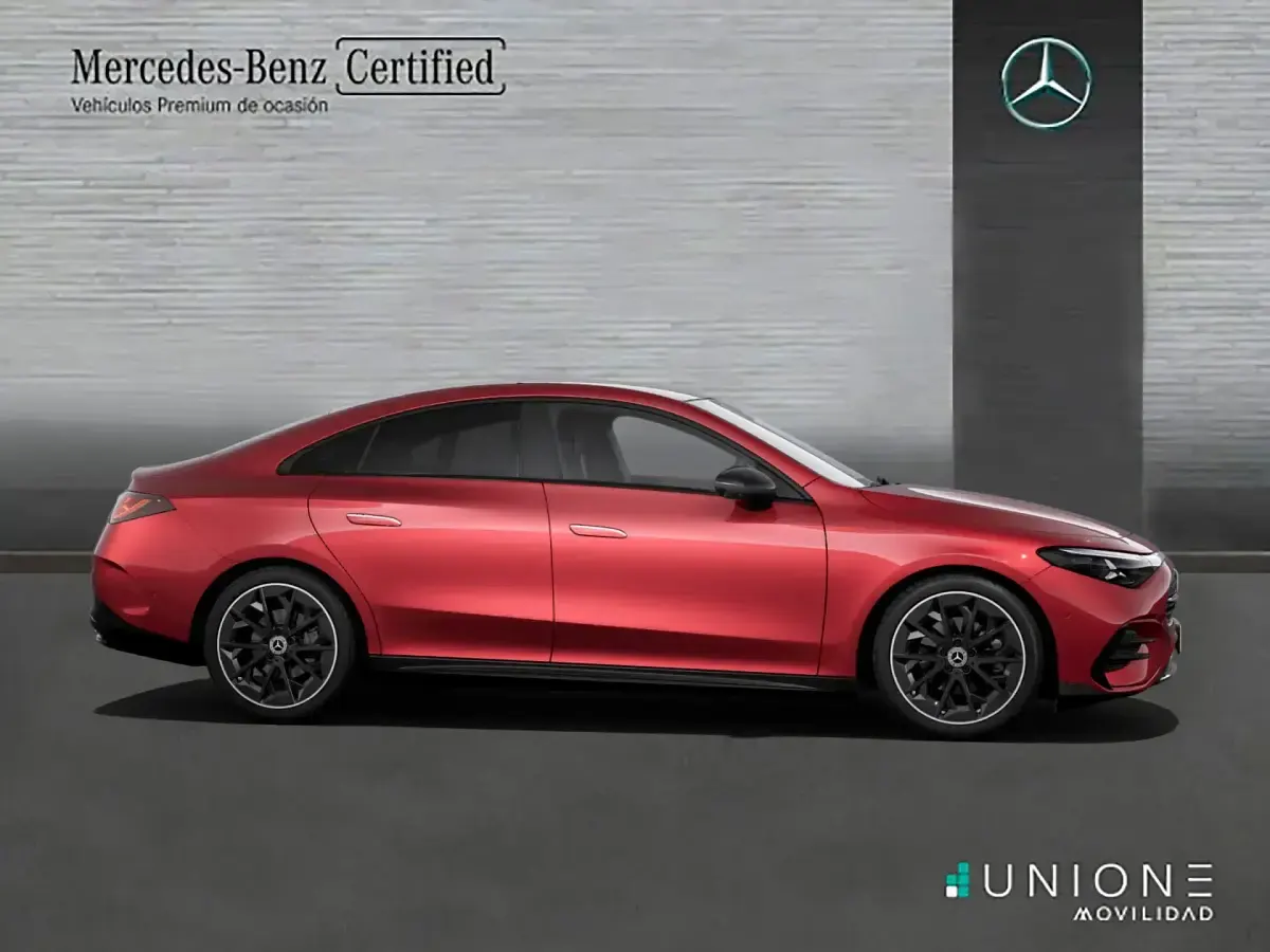 Nuevo Mercedes CLA180 73 CV (53 kW) 2026 Rojo Berlina