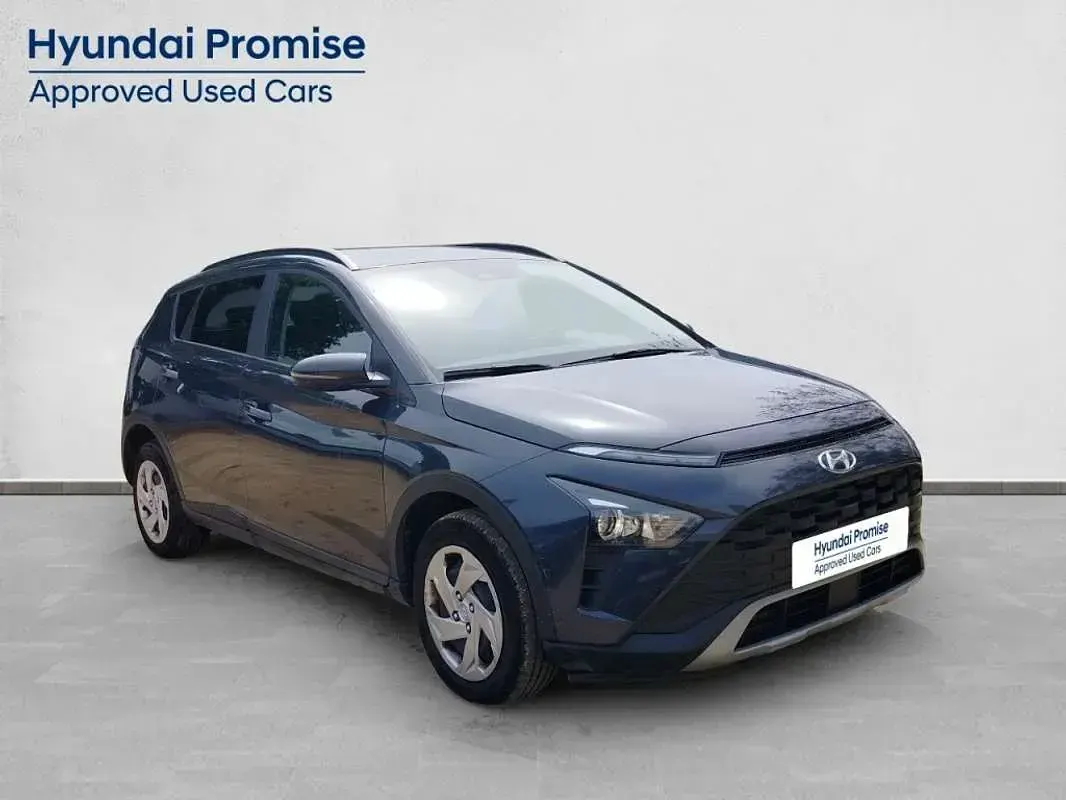 Usado Hyundai Bayon 84 CV (61 kW) 2022 Gris SUV