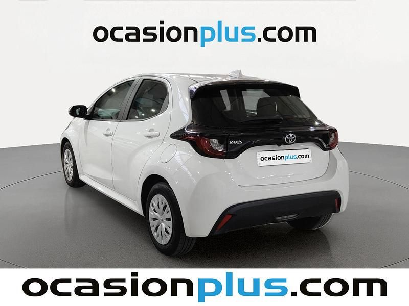 Usado Toyota Yaris Business Edition 69 CV (50 kW) 2023 Blanco Utilitario