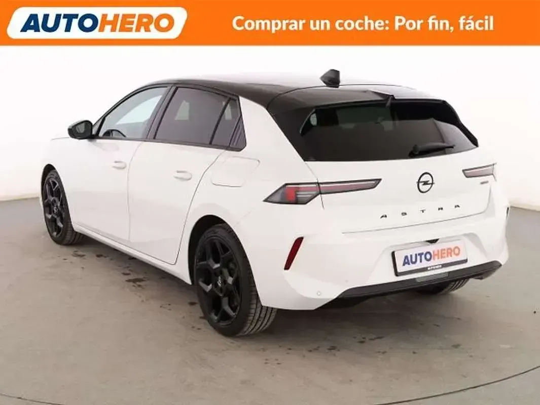 Usado Opel Astra GS Line 181 CV (133 kW) 2022 Blanco Utilitario