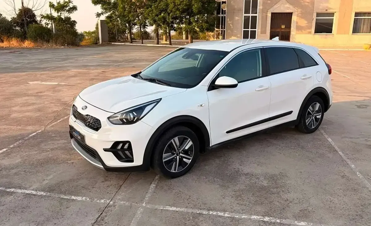 Usado Kia Niro 141 CV (103 kW) 2020 Blanco SUV