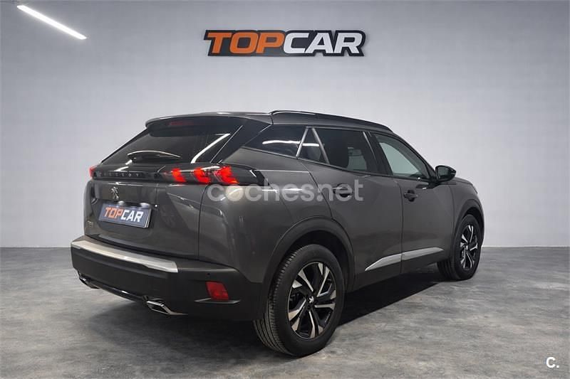 Usado Peugeot 2008 Allure 130 CV (95 kW) 2022 Gris / plata SUV