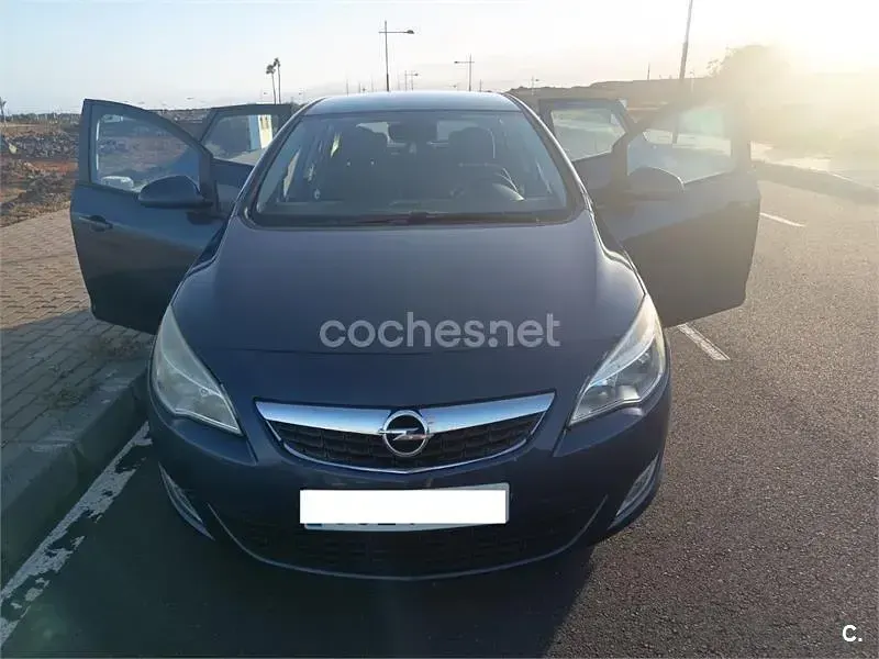 Usado Opel Astra Sport 115 CV (84 kW) 2010 Azul Berlina