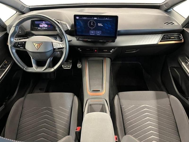 Begagnad Cupra Born 150 kW (204 HK) 2023 Grå Halvkombi