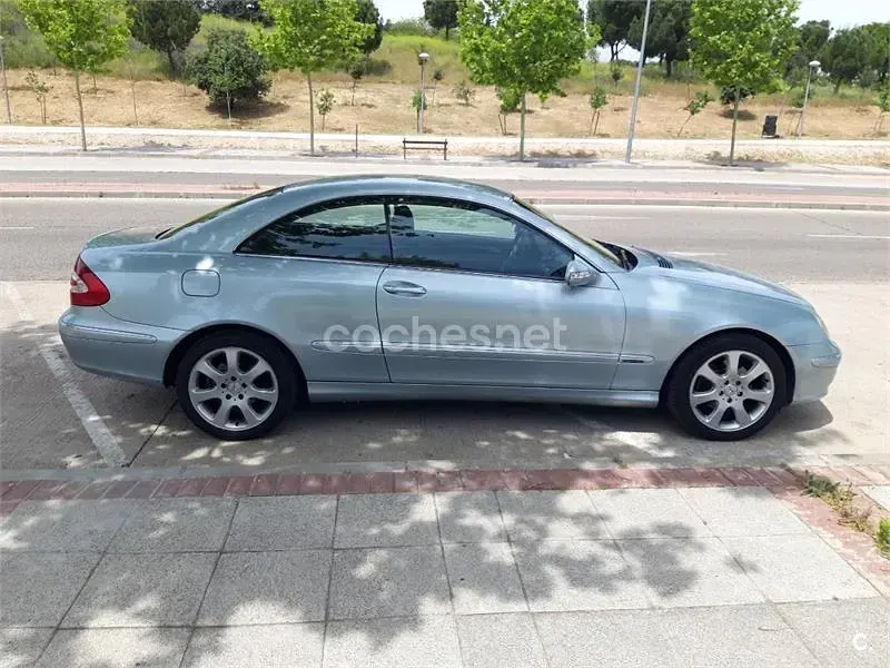 Usado Mercedes CLK270 Elegance 170 CV (125 kW) 2004 Azul Coupe