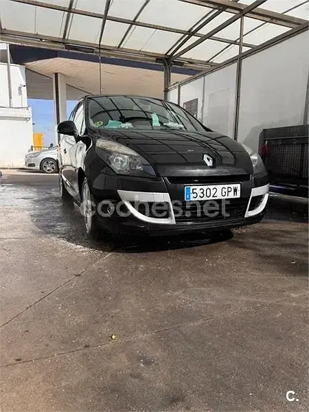 Usado Renault Scénic III Dynamique 130 CV (95 kW) 2009 Negro Monovolumen