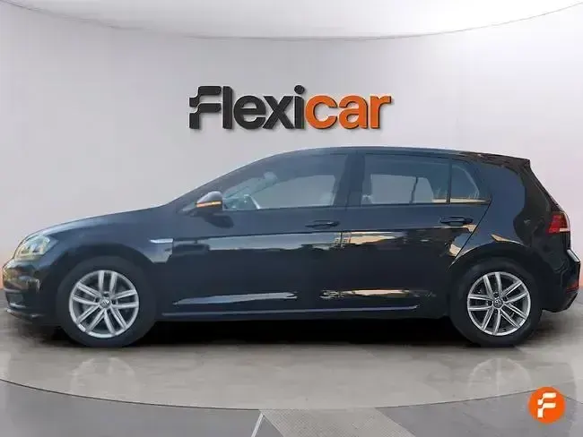 Usado VW Golf VIII Advance 130 CV (95 kW) 2020 Negro Berlina