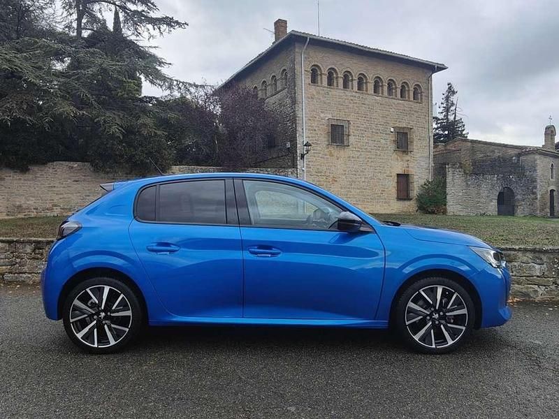 Usado Peugeot 208 Allure 102 CV (75 kW) 2023 Azul Utilitario