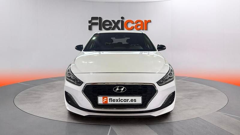 Usado Hyundai i30 GO! 120 CV (88 kW) 2018 Blanco Berlina
