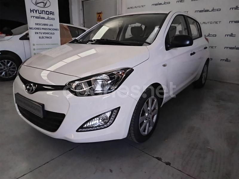 Usado Hyundai i20 85 CV (62 kW) 2013 Blanco Berlina