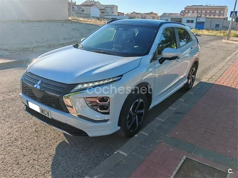 Usado Mitsubishi Eclipse Cross 188 CV (138 kW) 2022 Blanco SUV