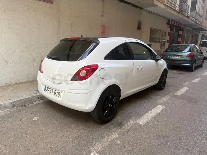 Usado Opel Corsa 85 CV (62 kW) 2010 Blanco Utilitario