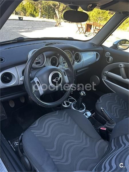 Usado Mini ONE 90 CV (66 kW) 2002 Gris / plata Utilitario