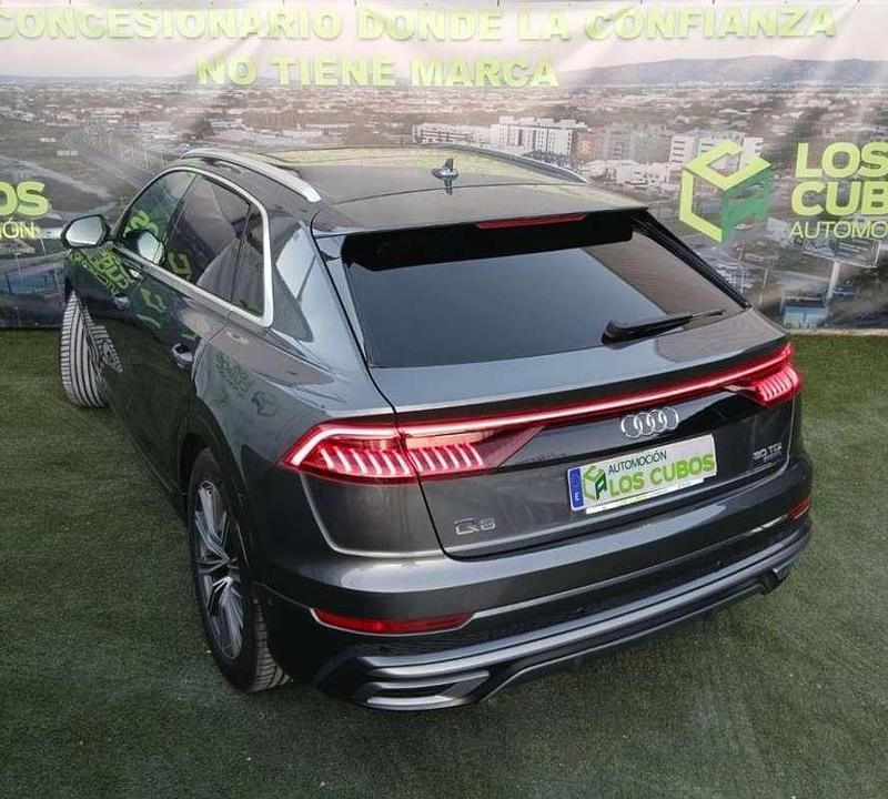 Usado Audi Q8 286 CV (210 kW) 2019 Gris SUV