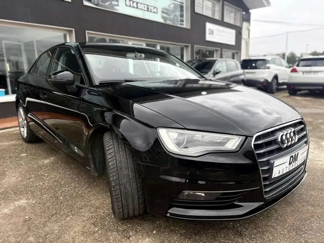 Usado Audi A3 Ambiente 150 CV (110 kW) 2014 Negro Berlina