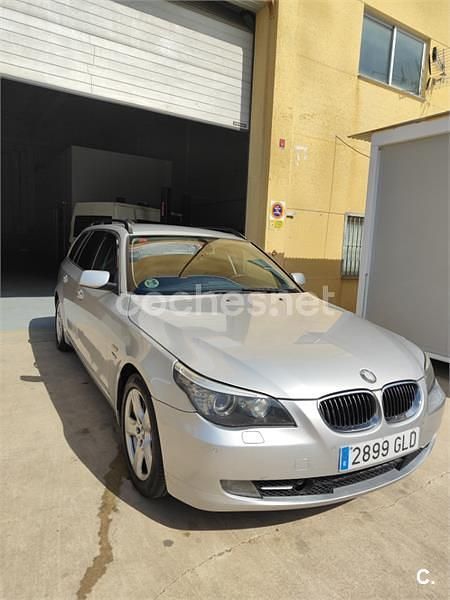 Usado BMW 530 235 CV (172 kW) 2009 Gris / plata Familiar