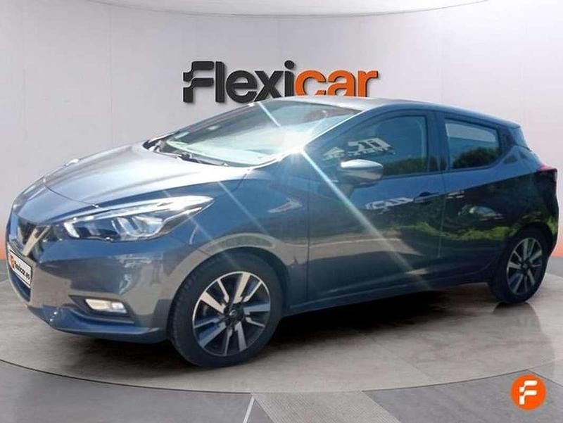 Usado Nissan Micra Acenta 71 CV (52 kW) 2019 Gris Utilitario