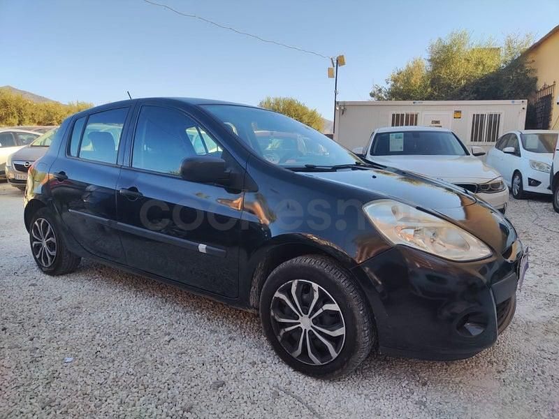Usado Renault Clio II Authentique 90 CV (66 kW) 2011 Negro Berlina