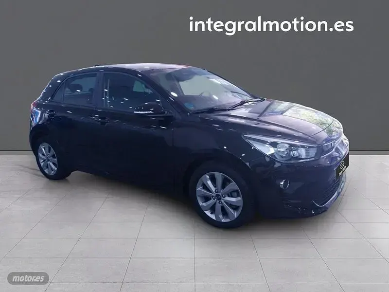 Usado Kia Rio 100 CV (73 kW) 2021 Negro Berlina