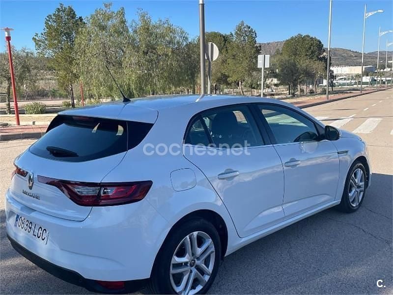 Usado Renault Mégane IV LIMITED 115 CV (84 kW) 2020 Blanco Berlina