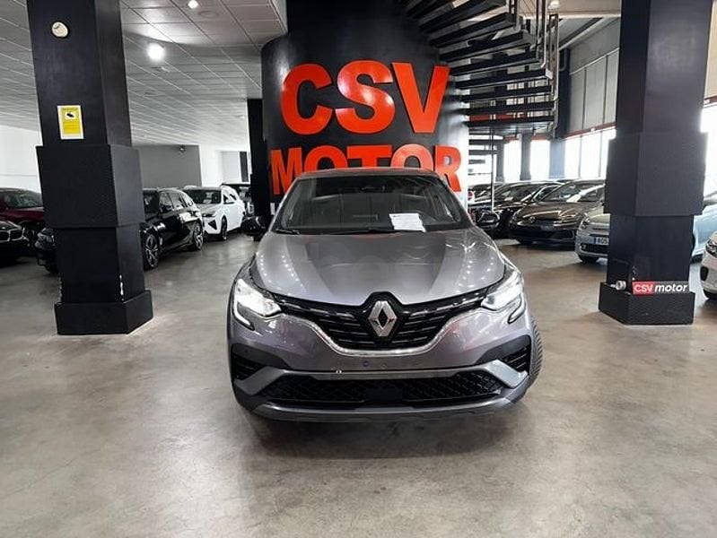 Usado Renault Captur RS Line 90 CV (66 kW) 2022 Gris / plata SUV