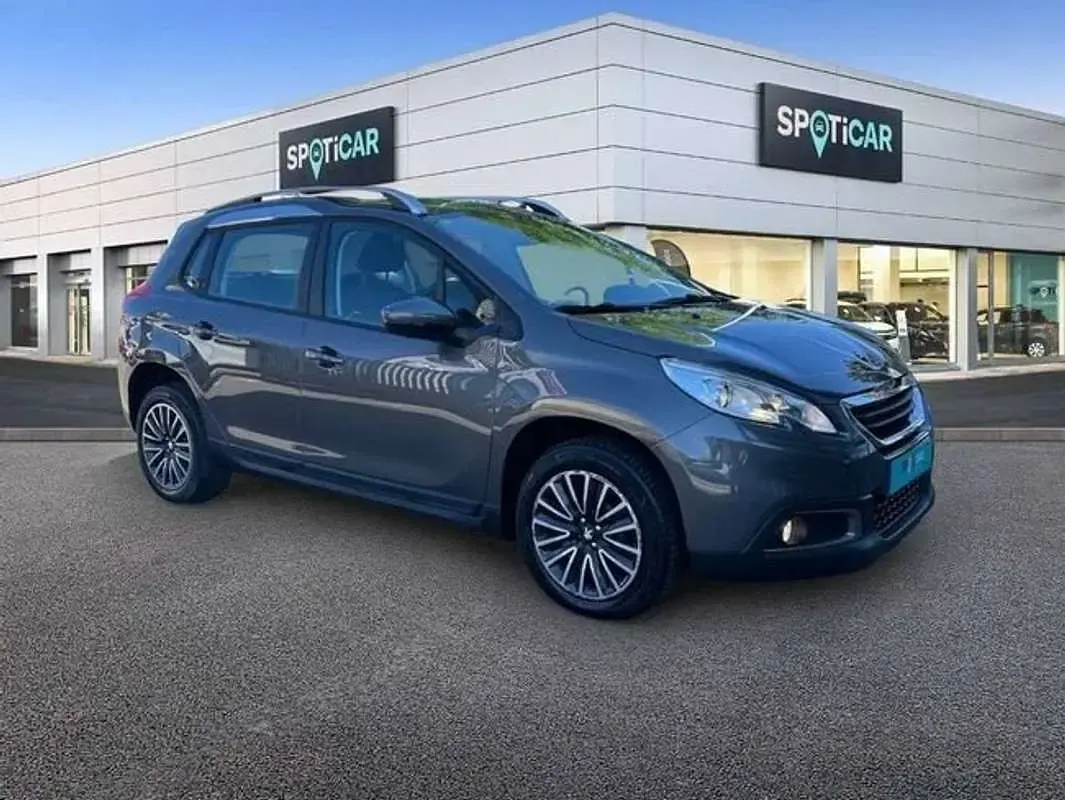 Usado Peugeot 2008 Active 99 CV (72 kW) 2015 Gris SUV
