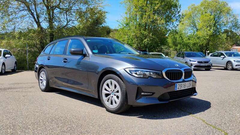 Gris Usado 2019 BMW 318 Familiar | 21.490 € (Precio justo) - Imagen 1/4