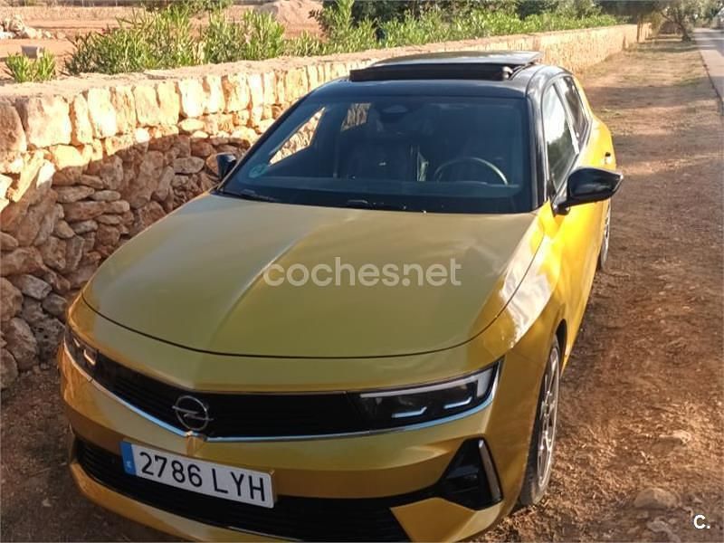 Amarillo Usado 2022 Opel Astra Ultimate Berlina | 18.000 € (Un poco caro) - Imagen 1/4
