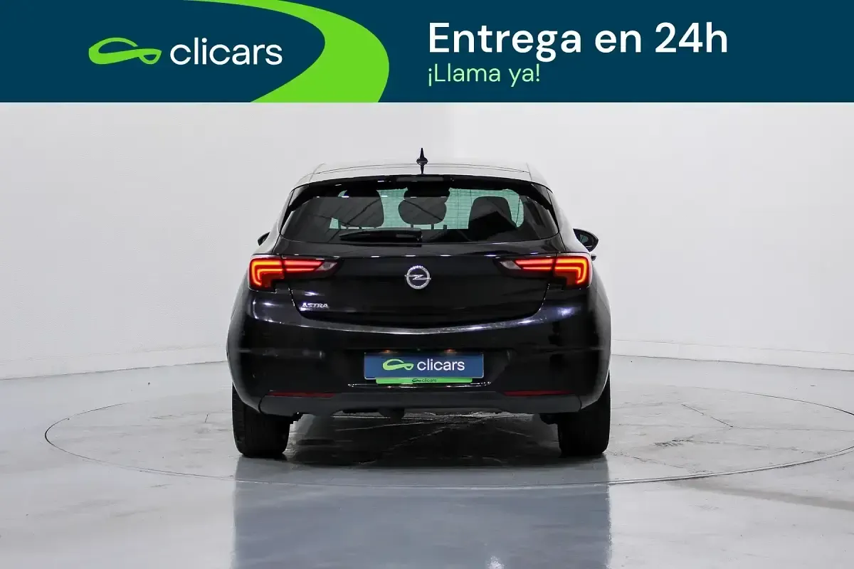 Usado Opel Astra Ultimate 145 CV (106 kW) 2021 Negro Berlina