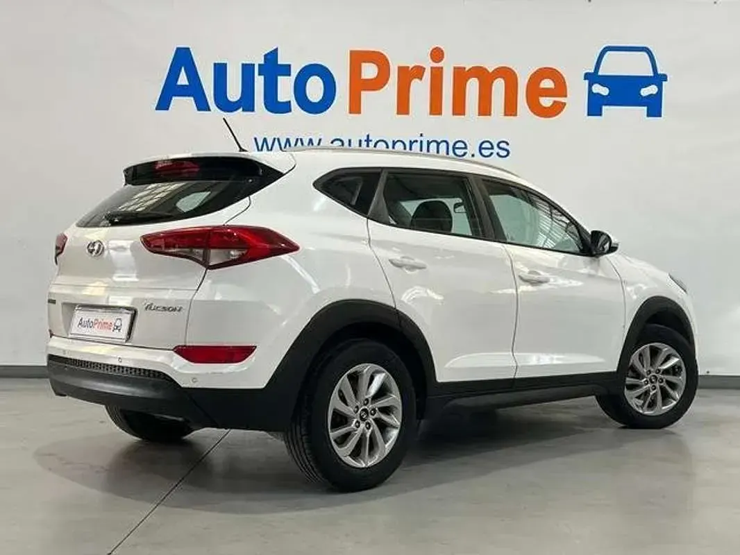Usado Hyundai Tucson Style 140 CV (102 kW) 2016 Blanco SUV