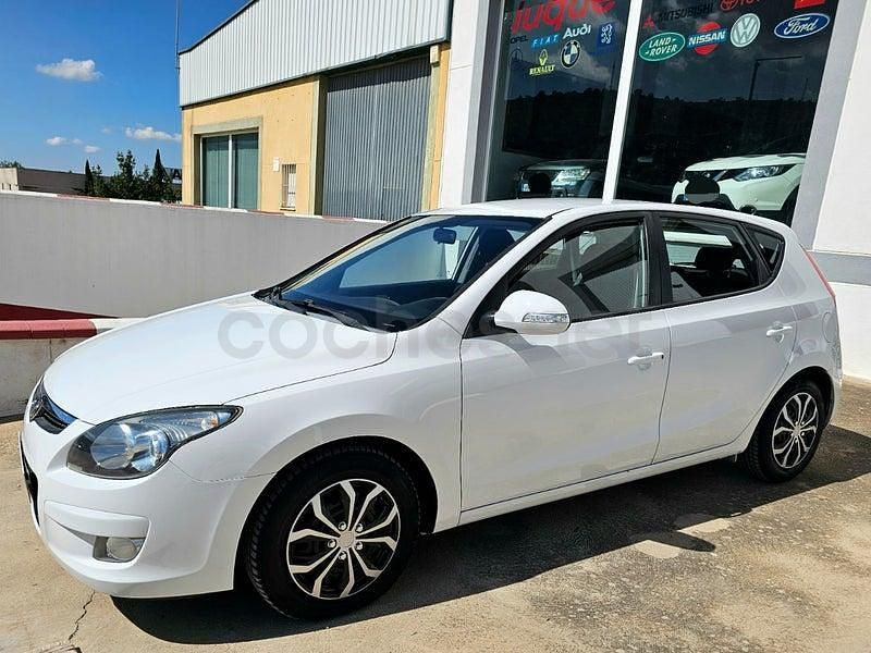 Usado Hyundai i30 Comfort 90 CV (66 kW) 2009 Blanco Berlina