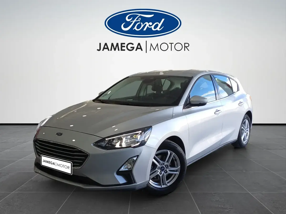 Usado Ford Focus Trend+ 125 CV (91 kW) 2021 Gris Berlina