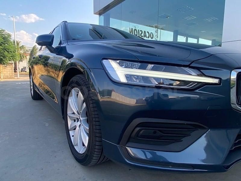 Usado Volvo V60 Momentum 197 CV (144 kW) 2022 Azul Familiar
