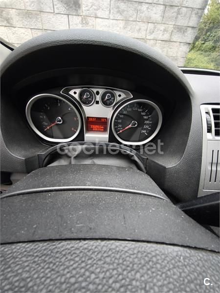 Usado Ford Kuga Titanium 140 HP (102 kW) 2010 Branco SUV