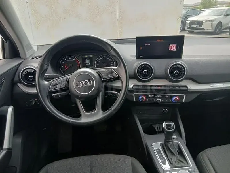 Usado Audi Q2 Advanced Plus 150 CV (110 kW) 2021 Negro SUV