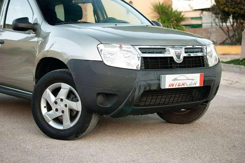 Usado Dacia Duster Ambiance 90 CV (66 kW) 2012 Gris / plata SUV