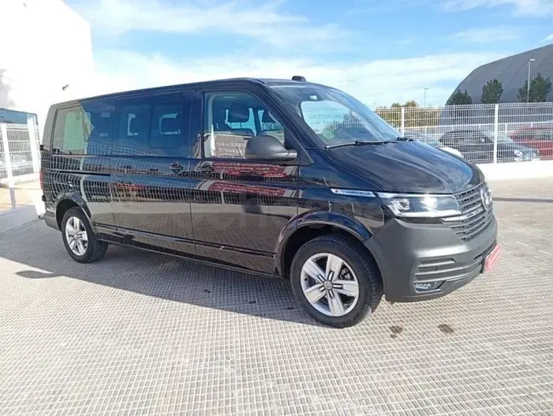 Usado VW Caravelle 150 CV (110 kW) 2022 Negro Van